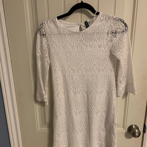 Divided White Lace Dress - Picture 2 of 9